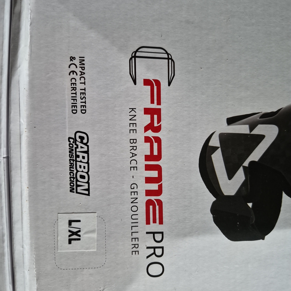 FRAME PRO Knee Brace - Black